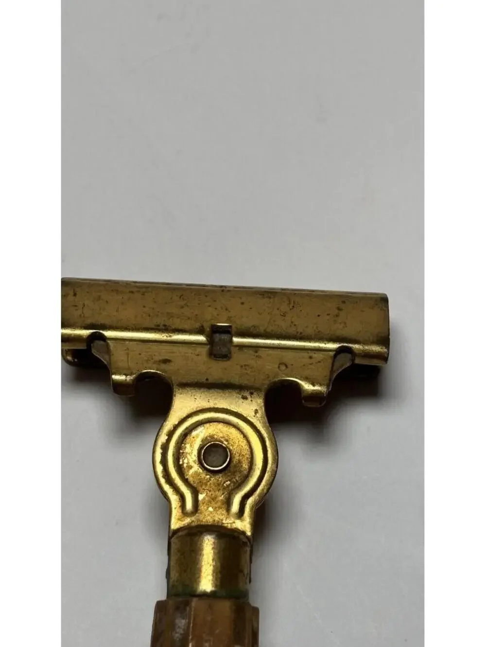Vintage EVERSHARP / SCHICK Butterscotch Bakelite Handle Razor 1940s